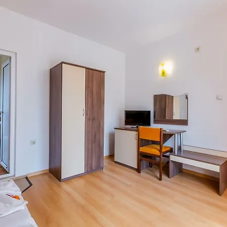 Cozy Double In Dafinka Qf * Burgas City